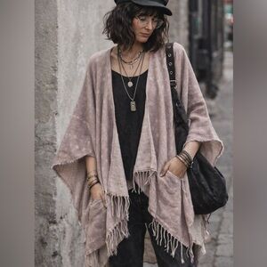 Gentle Fawn Hermosa Fringe Poncho Shawl ML Blush Pink Lagenlook Boho Wrap Kimono